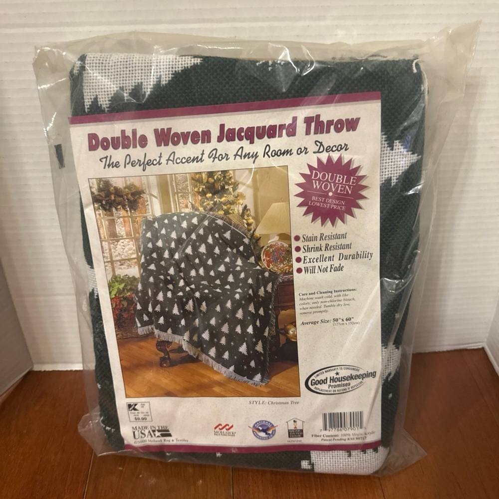 VTG 2000 Mohawk double Woven Jacquard Throw Blanket green/ White Christmas Trees